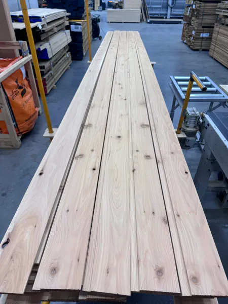 Hovedbilde NORSK SEDER KLEDNING MED KVIST 17X138mm FALLENDE ...