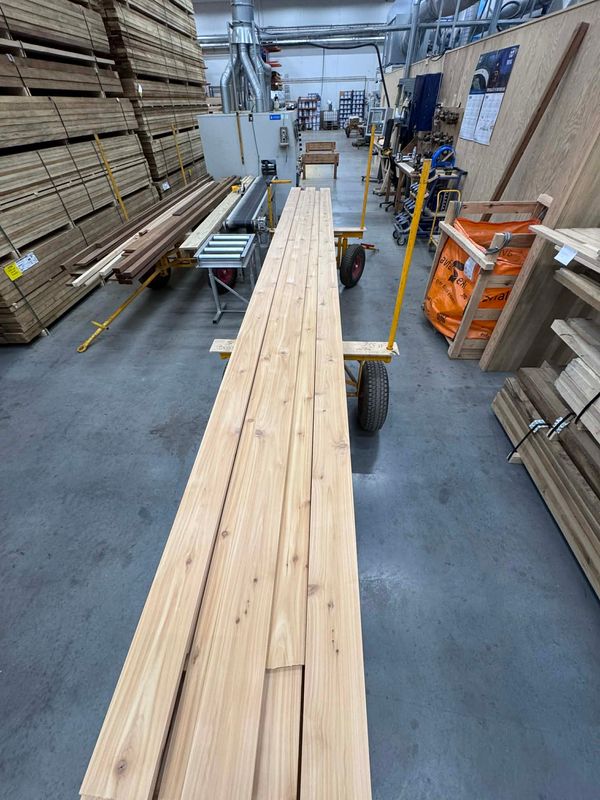 NORSK SEDER KLEDNING MED KVIST 17X138mm FALLENDE LENGDER PRIS/M